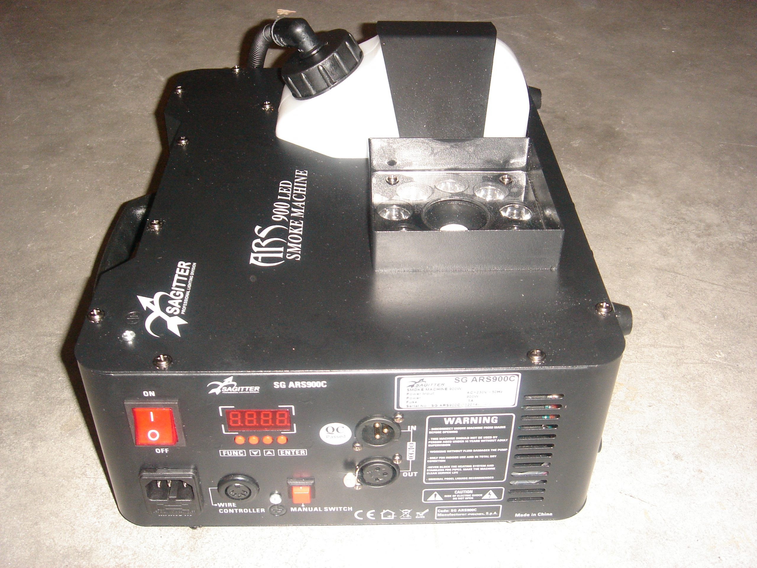 SAGITTER ARS900C MACCHINA FUMO DMX 900 WATT + 9 COLOR LED RGB USATA 1