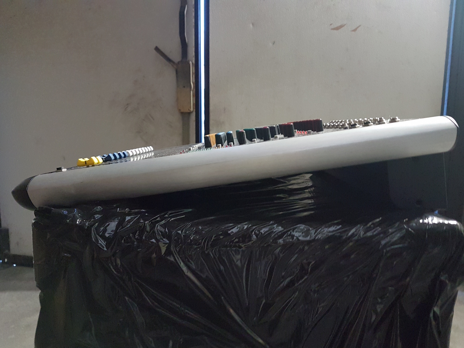 soundcraft-spirit-m8-mixer-analogico-84-canali-con-uscita-digitae-spdif-usato-2