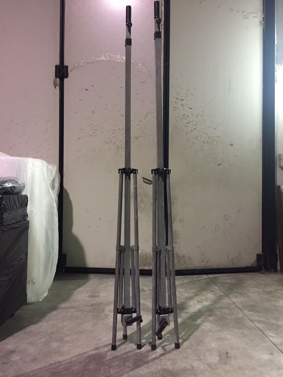 eurolite-wind-up-supporti-casse-o-stand-barre-t-per-luci-professionali-con-alzata-ad-argano-usati-2