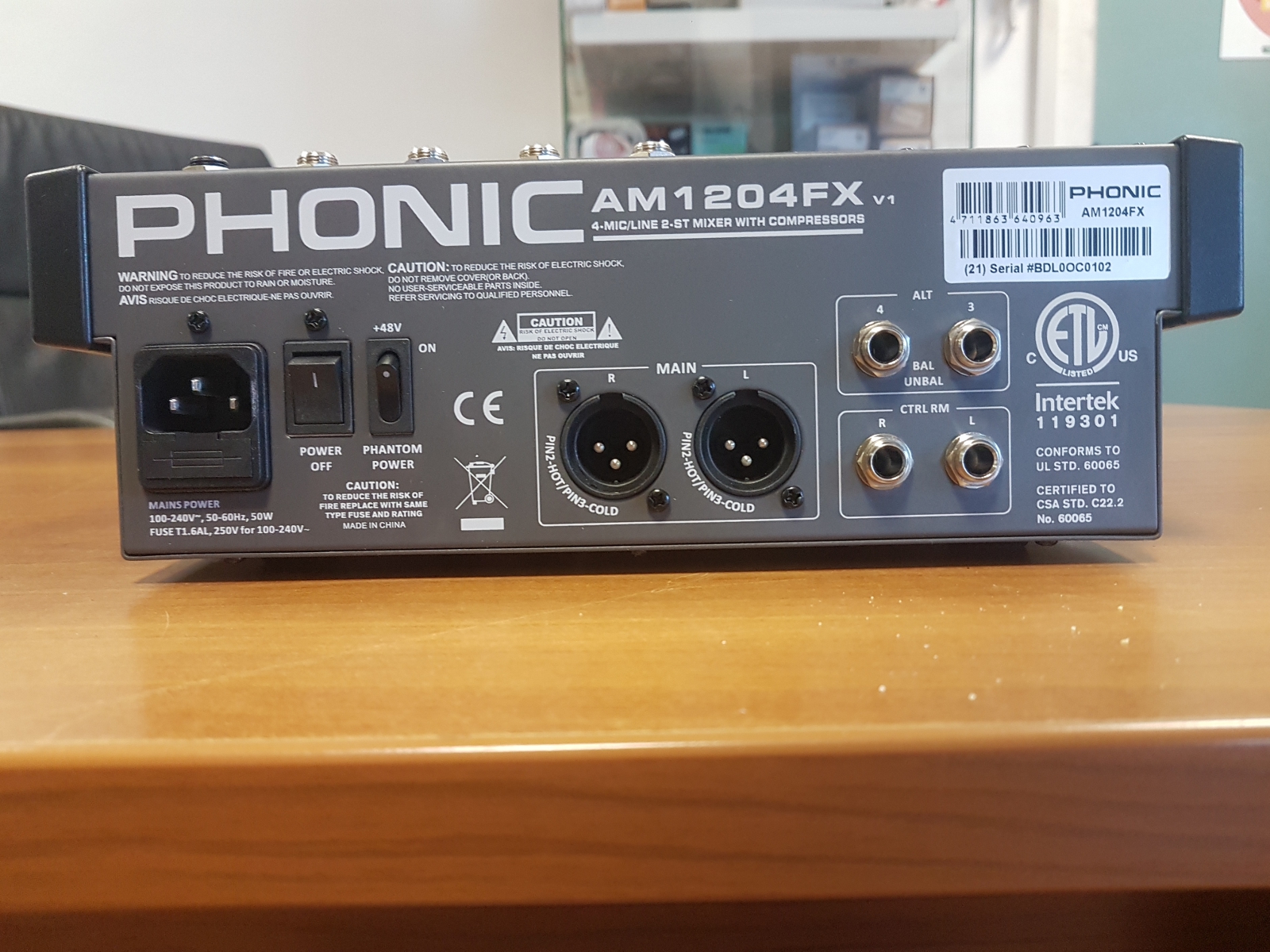 PHONIC AM1204FX MIXER 8 CANALI CON EFFETTI DIGITALI PHANTOM 48 V SLIDER STEREO 60MM USATO 1