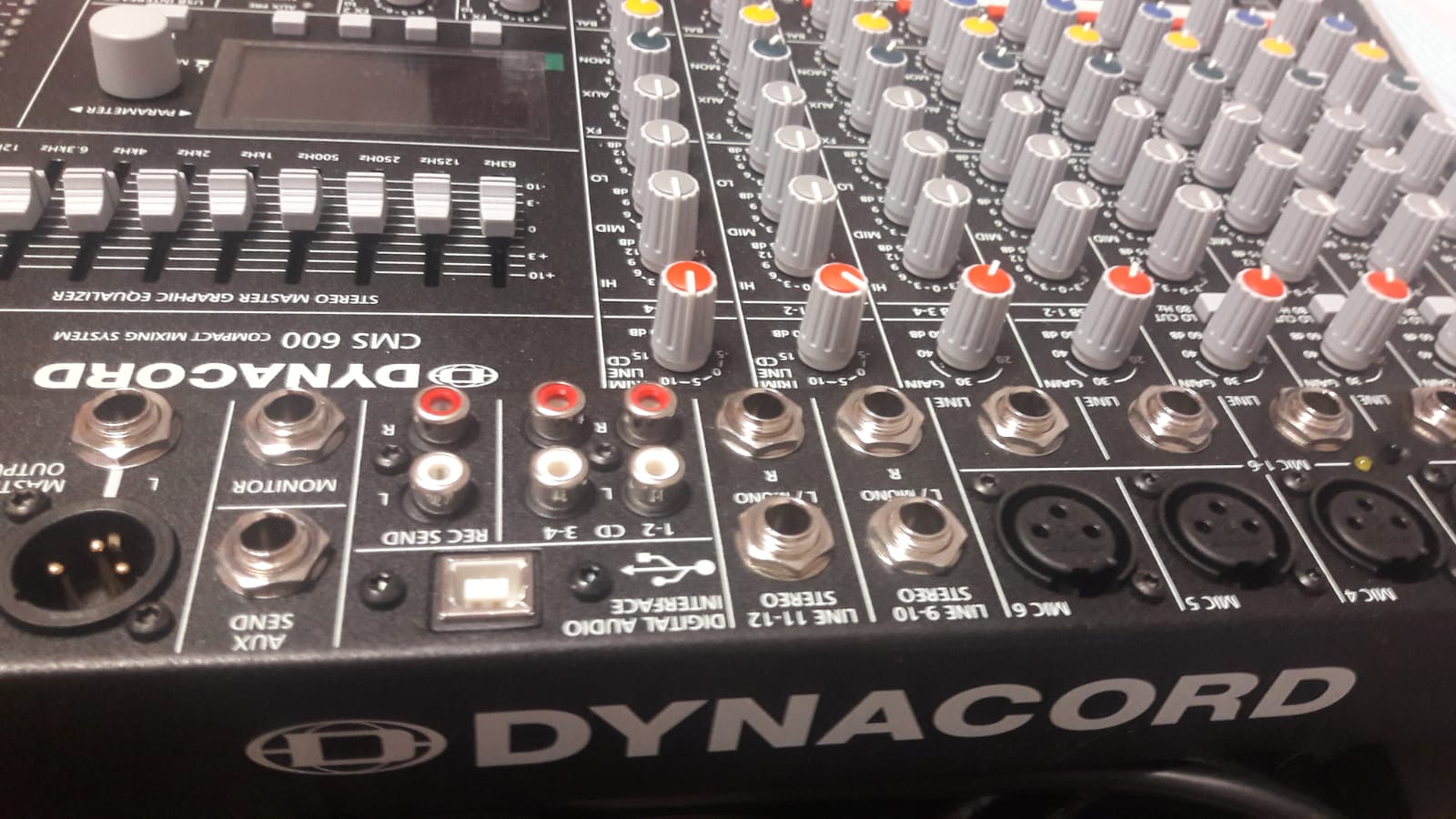DYNACORD CMS600 MIXER ANALOGICO 10 INGRESSI CON INTERFACCIA USB ED EFFETTI INTEGRATI USATO 1