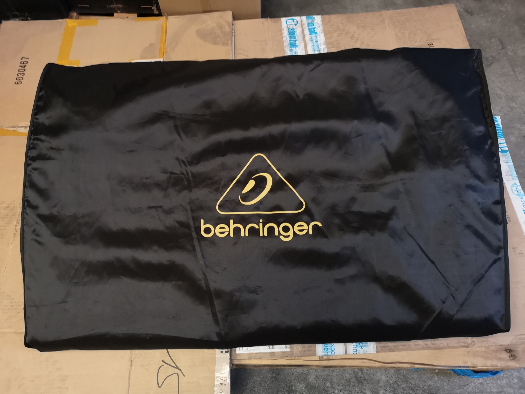 BEHRINGER X32 MIXER DIGITALE 32 PREAMPLIFICATORI 2 AES50 SUPERMAC KLARK TEKNIK 40 IN 25 BUS + SCHEDA ADAT + COVER ANTI POLVERE USATO 2