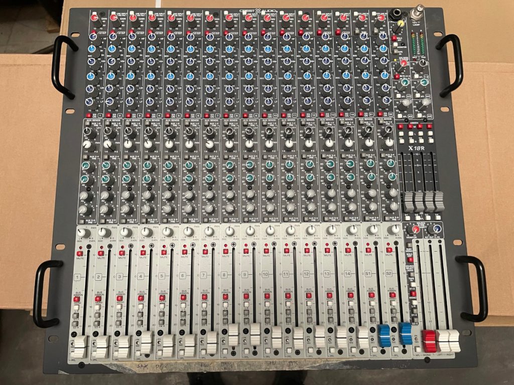 CREST AUDIO X18R MIXER RACK 18 CANALI CON FADER 100MM + EQ 4 BANDE