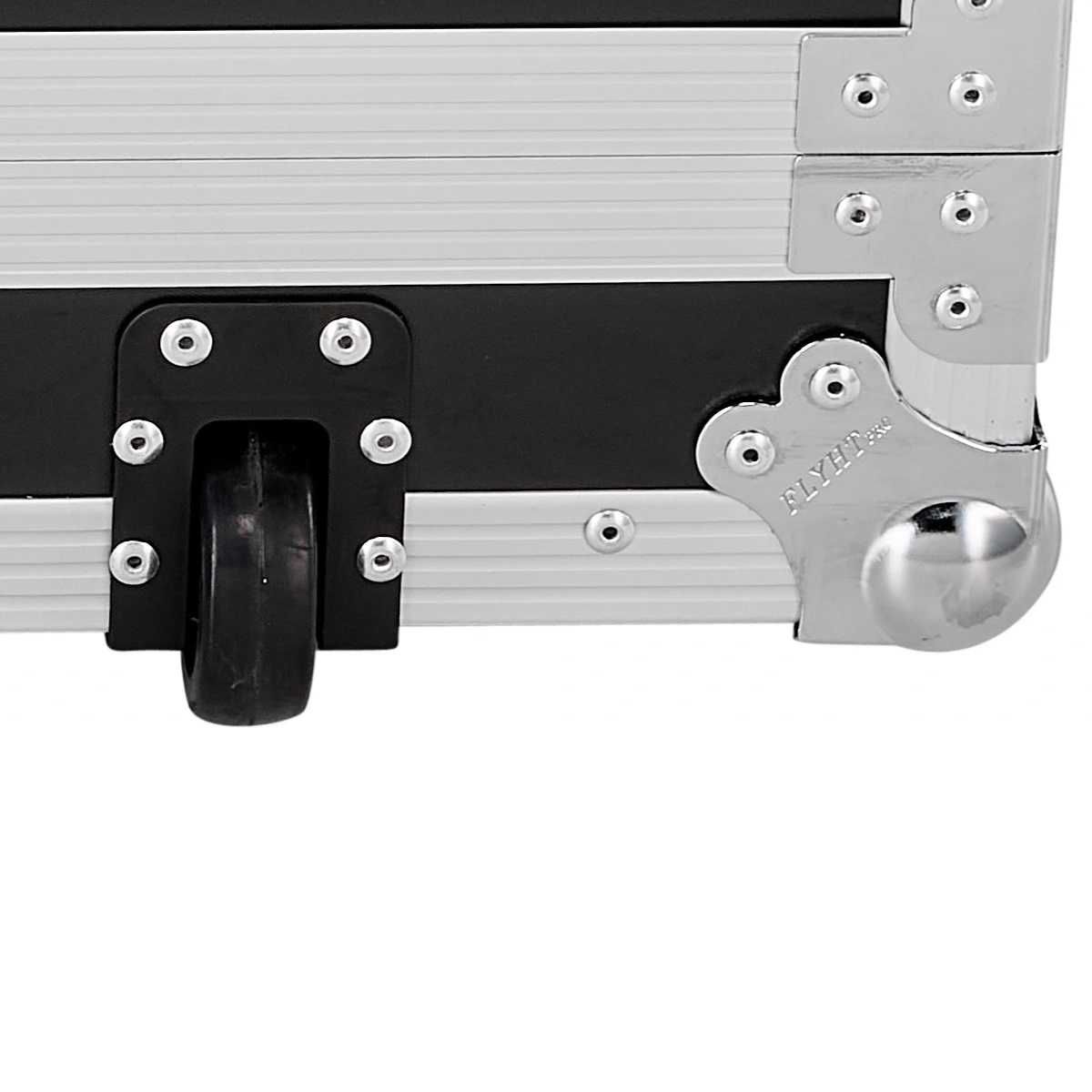 FLYHT PRO FLIGHT CASE PER BEHRINGER WING 4 MANIGLIE 4 CHIUSURE A FARFALLA BASE BASSA SU RUOTE 3